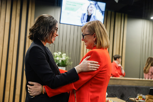 0840sapfemaleleader@carinakircher