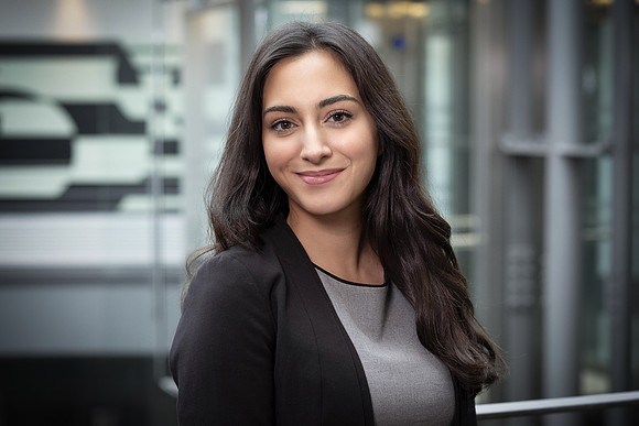 carinakircher-corporate-headshot-11
